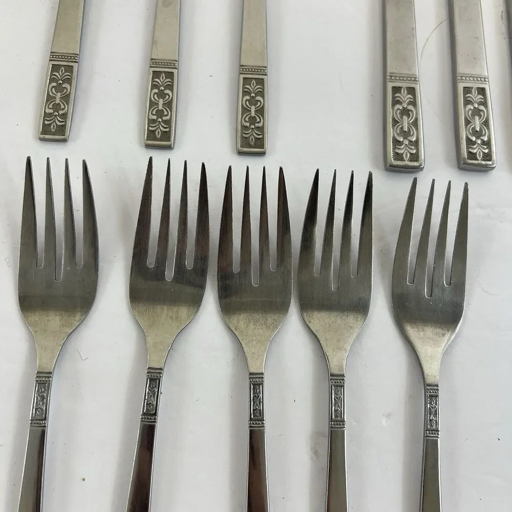 Customcraft CUS3 Fleur De Lis Stainless Flatware Set Lot 18 Forks Spoons Knives